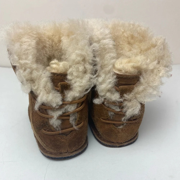 UGG Australia Insulated bootie infant size small (4-6months) - Picture 5 of 13